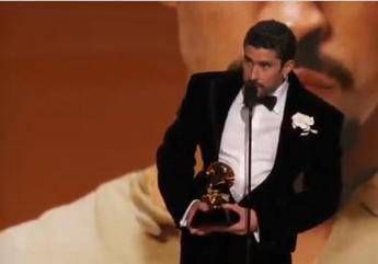 Grammy 2026, Bad Bunny contro l’Ice: “Non siamo selvaggi”
