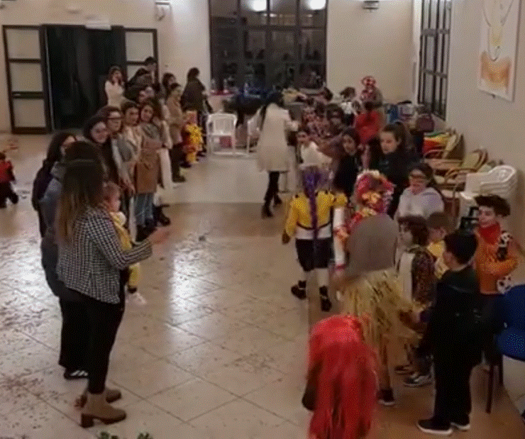 Villalba, il carnevale per i piccoli al Centro Diurno fra risate  e coriandoli. Una festa.