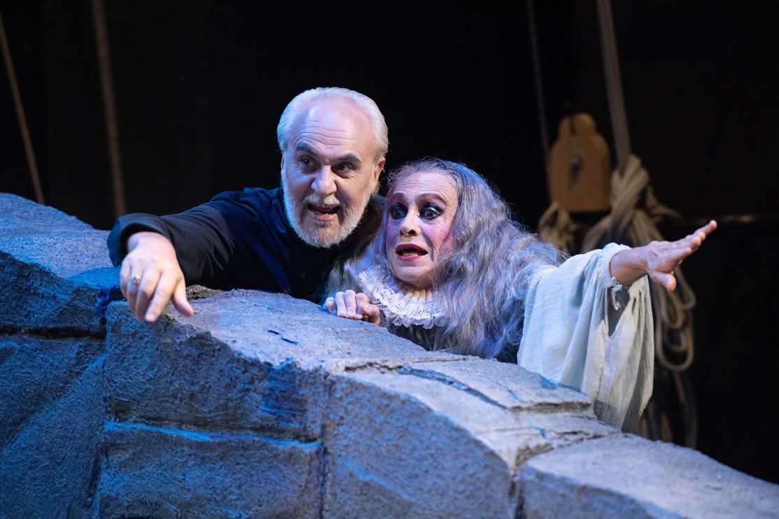 “La tempesta” di Shakespeare diretta da Alfredo Arias in scena al Teatro Biondo di Palermo con Graziano Piazza e Guia Jelo