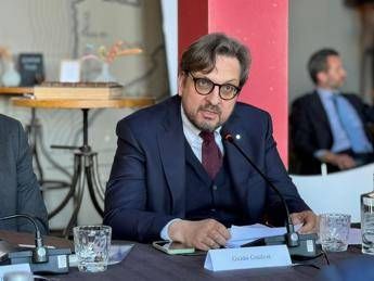 Lombardia leader in Ue per l’industria chimica, Guidesi: “Avanti con interlocuzioni”