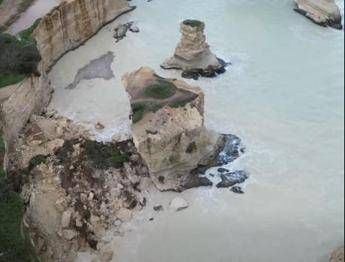 Maltempo in Puglia, crolla l’Arco di Sant’Andrea: era tra i luoghi più suggestivi del Salento