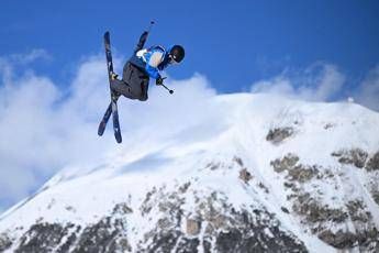 Milano Cortina, caduta spaventosa per Lajunen nel big air. Come sta l’atleta finlandese -Video