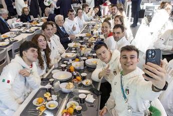 Milano Cortina: quintali di pizza e 8mila caffè, i segreti della dieta dei campioni alle Olimpiadi