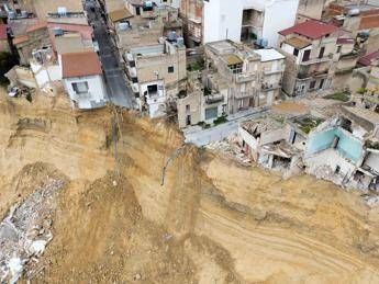 Niscemi, Schifani annuncia: “Da domani rimborso di 400 euro per ogni famiglia sfollata”