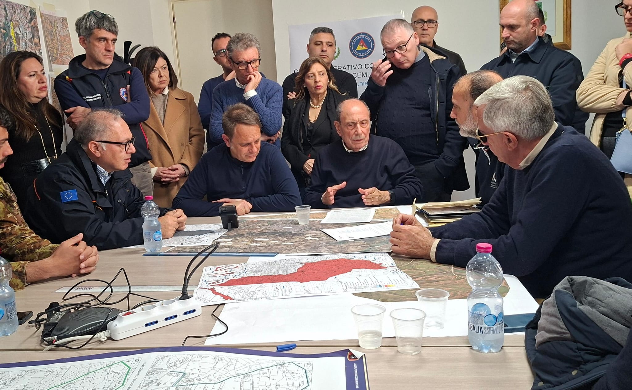 Niscemi, Schifani consegna i lavori di rifacimento della Regia trazzera e i primi due alloggi per gli sfollati: «Non solo vicinanza, ma atti concreti e veloci»