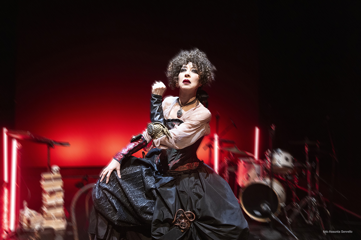 Caltanissetta, il 20 febbraio Veronica Pivetti al Teatro Regina Margherita con “L’inferiorità mentale della donna”