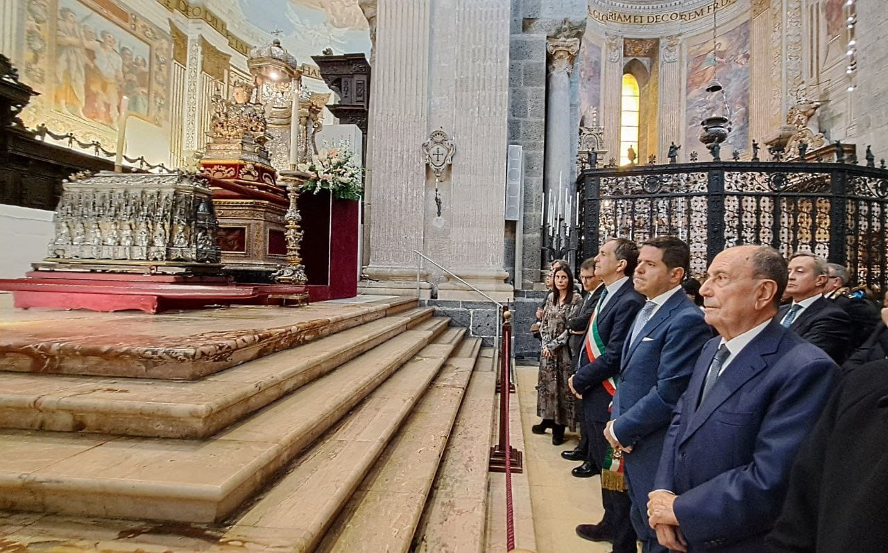 Sant’Agata, Schifani al pontificale in cattedrale a Catania: «Impegnati a sostenere chi è in condizioni di disagio»