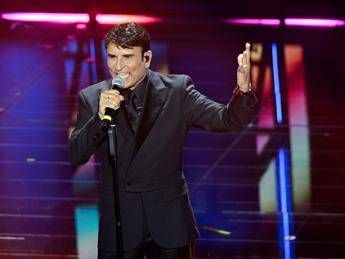 Sal Da Vinci conquista tutti, anche Mahmood e Del Piero cantano ‘Per sempre sì’