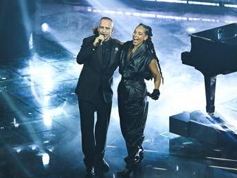 Sanremo 2026, Eros Ramazzotti show: cosa è successo nel fuorionda