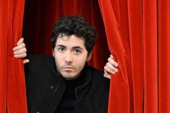 Sanremo 2026, Fulminacci chi è: gli esordi, la vita privata e il significato di ‘Stupida sfortuna’