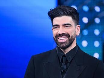 Sanremo 2026, Gianluca Gazzoli chi è: sul palco con le Nuove Proposte