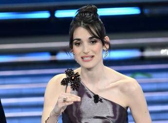 Sanremo, Pilar Fogliati porta sul palco l’aristocratica Uvetta: “Ma voi fate questo come lavoro?”
