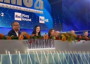 Sanremo, la prima conferenza stampa. Fiorello scherza con Conti: “Vi auguro tante polemiche”