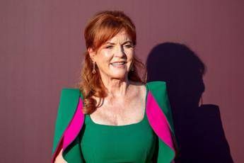 Sarah Ferguson deve tornare al lavoro: “Ha bisogno di soldi”