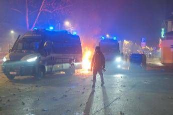 Scontri Torino, la bozza di risoluzione del centrodestra: “Ferma condanna, solidarietà ad agenti”