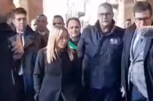 Niscemi, Meloni incontra un gruppo di sfollati