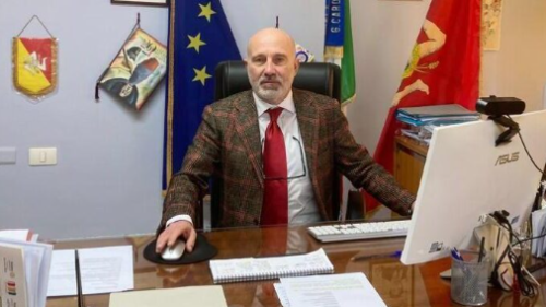 San Cataldo, il dirigente scolastico Salvatore Parenti ringrazia i docenti dell’Istituto “Carducci”, insignito del Certificato di Eccellenza  EU CodeWeek 4 All 2025