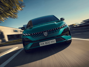 Stellantis, avanti su elettrificazione ma allarga l’offerta sul diesel