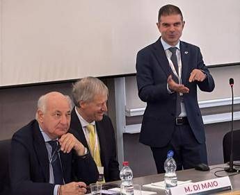 Tumori, esperti: “Il 2% dei ricoveri e 4% dei decessi da interazioni tra farmaci”