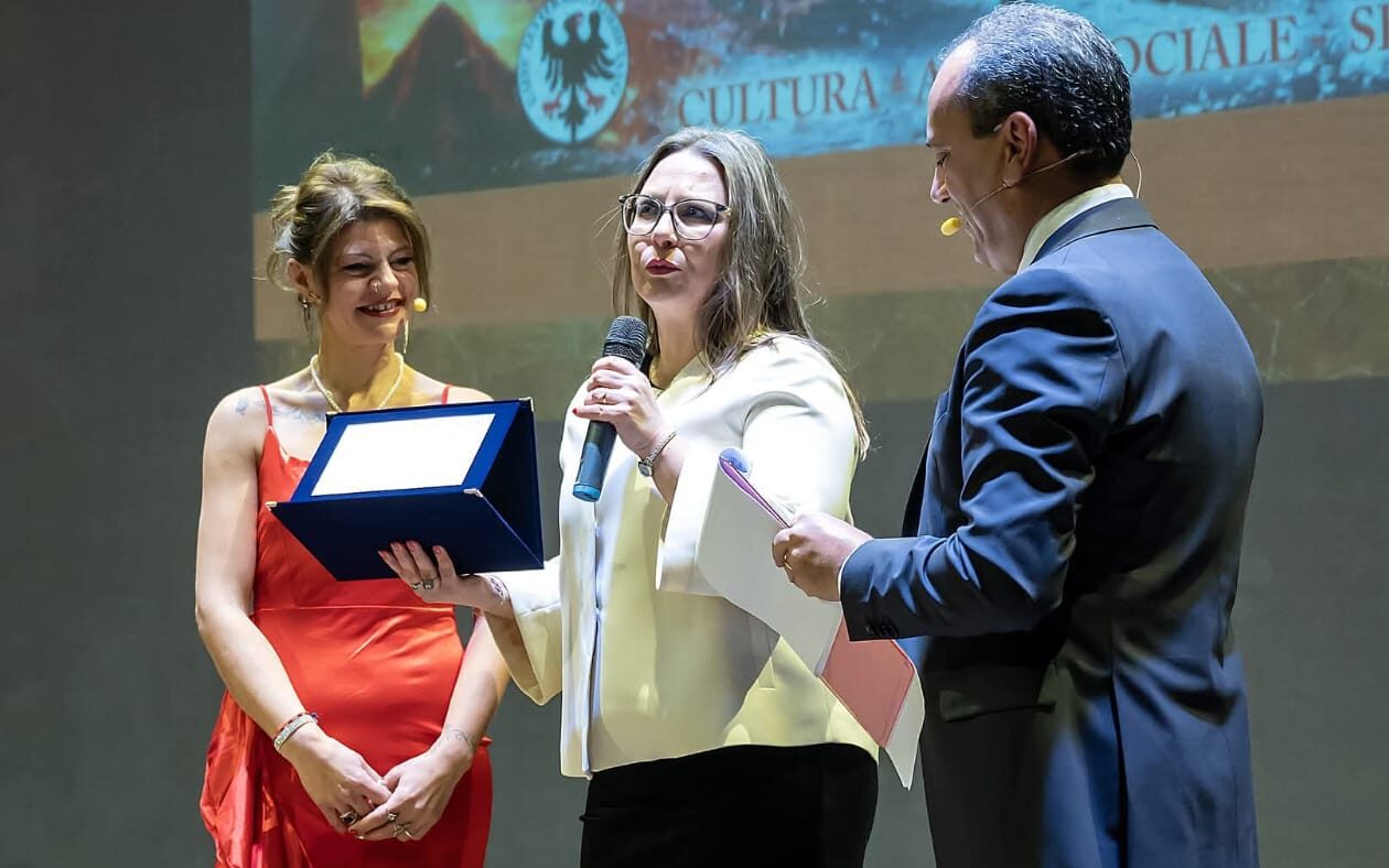 Alla giornalista Valentina Raffa il “Premio Sicilia 44^ edizione” per il libro “Assurdo ma vero”