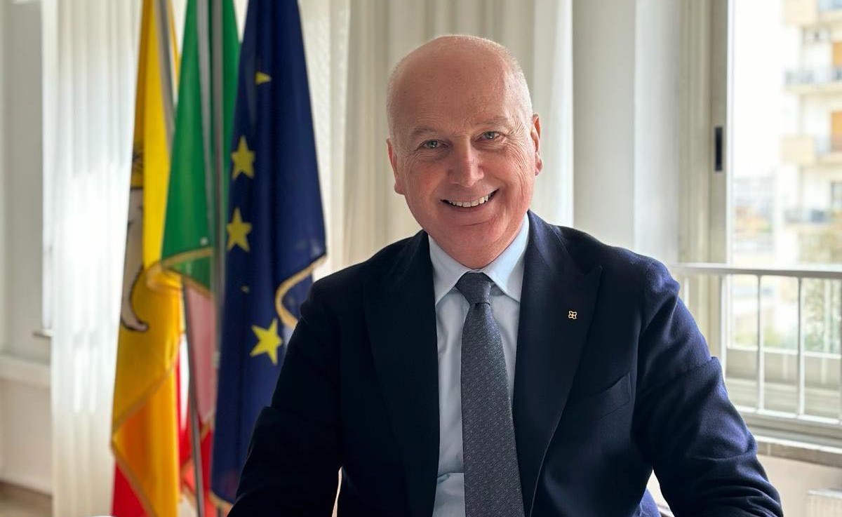 Iacolino: «Sorpreso e totalmente estraneo alle accuse» – I legali fanno sapere che si è dimesso con effetto immediato