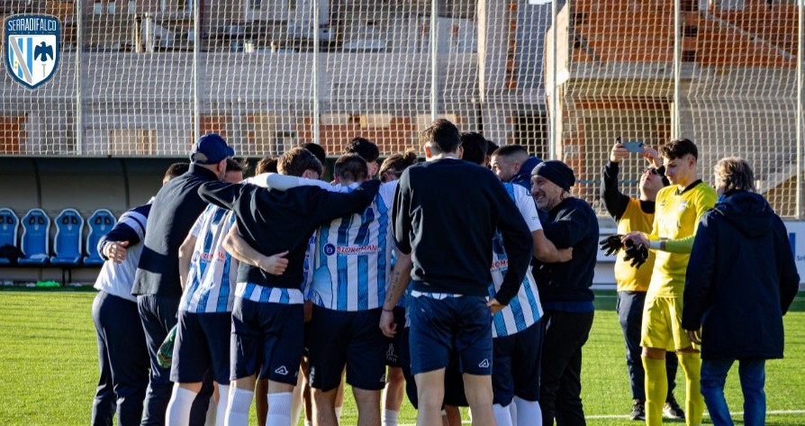 Promozione. Il Serradifalco vola 3-0 nel derby con la Sommatinese: Salvo, Nacci e D’Anca regalano la vittoria ai falchetti