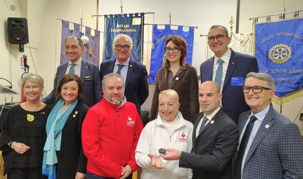 Caltanissetta. Concluso il progetto della Rotary Foundation con la donazione di un’auto alla Fratres ODV di Niscemi