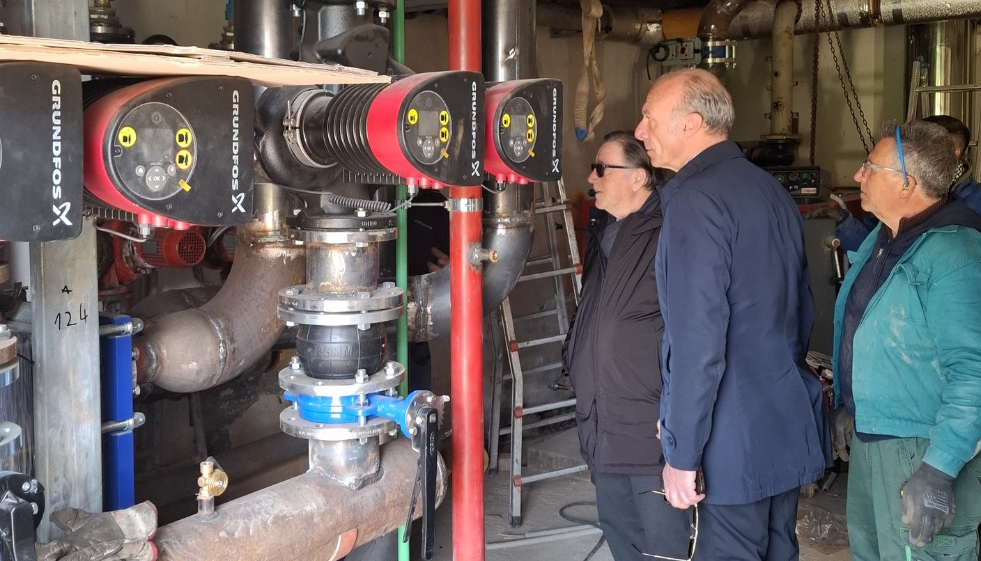 Caltanissetta. Sopralluogo tecnico del sindaco alla piscina comunale di via Rochester: lavori proseguono alacremente