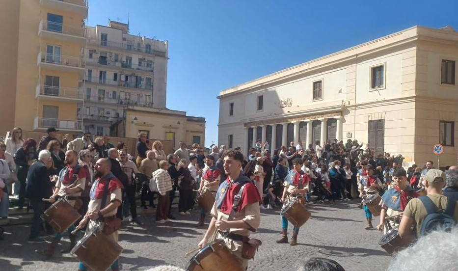 Delia. Per il 2° anno di fila Folklore Petiliano protagonista nella Sagra del Mandorlo in Fiore ad Agrigento
