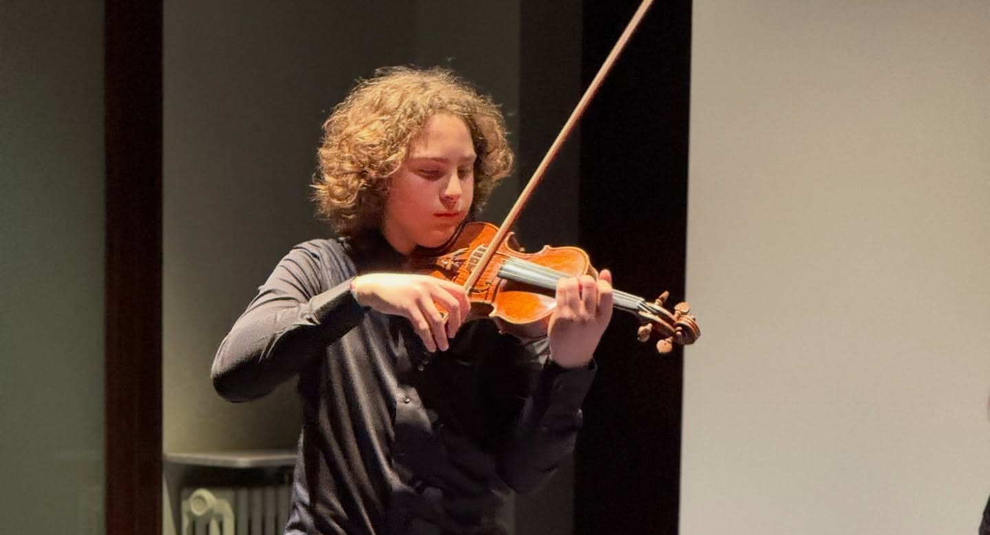 Serradifalco. Il talentuoso violinista Riccardo Palmeri vince il Concorso Internazionale “Massimo Marin” 2026 in Piemonte