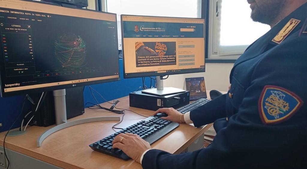 Indagate dalla Polizia Postale 4 persone tra i 50 e i 70 anni per detenzione di materiale pedopornografico: uno di loro arrestato in flagranza