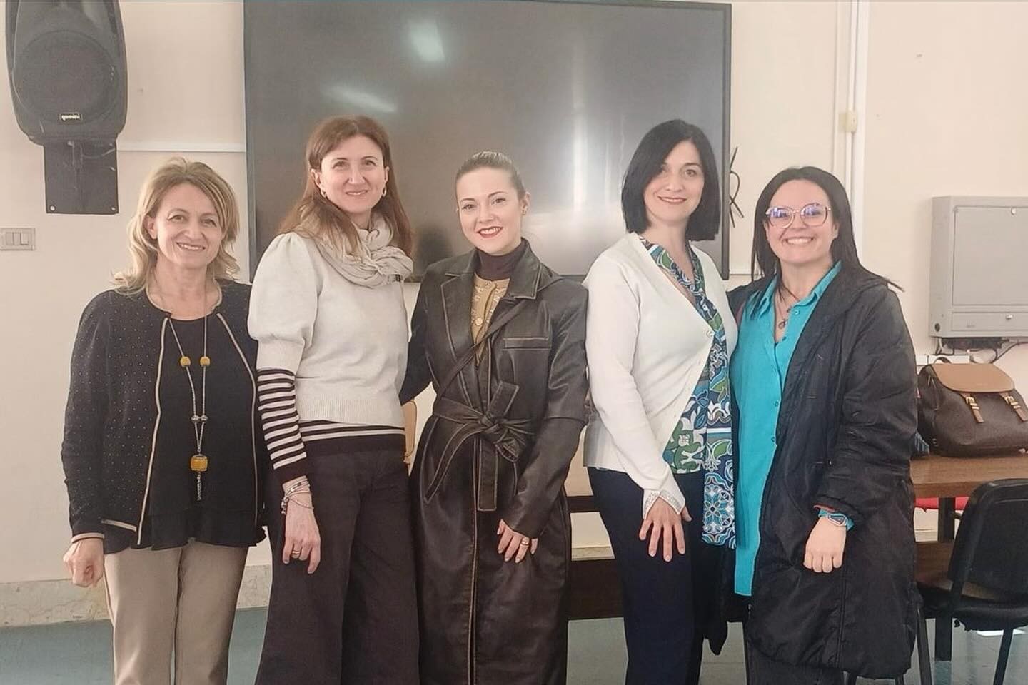Caltanissetta. All’Ipia “Galileo Galilei” incontro sul tema “Uno sguardo sulla donna: da Dante a Petrarca fino ai giorni nostri”