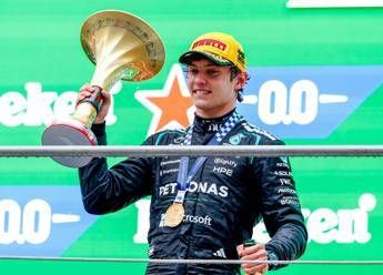 Antonelli torna in Italia e ringrazia Sinner e Tomba: “Sorpreso dalla dedica di Jannik, Alberto è leggenda”