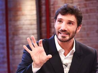 Ascolti tv, ‘Step’ di De Martino vince prima serata con 16,8% share