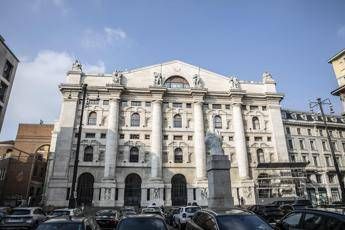 Attacco all’Iran, sale prezzo petrolio. Pioggia di rialzi per benzina e diesel