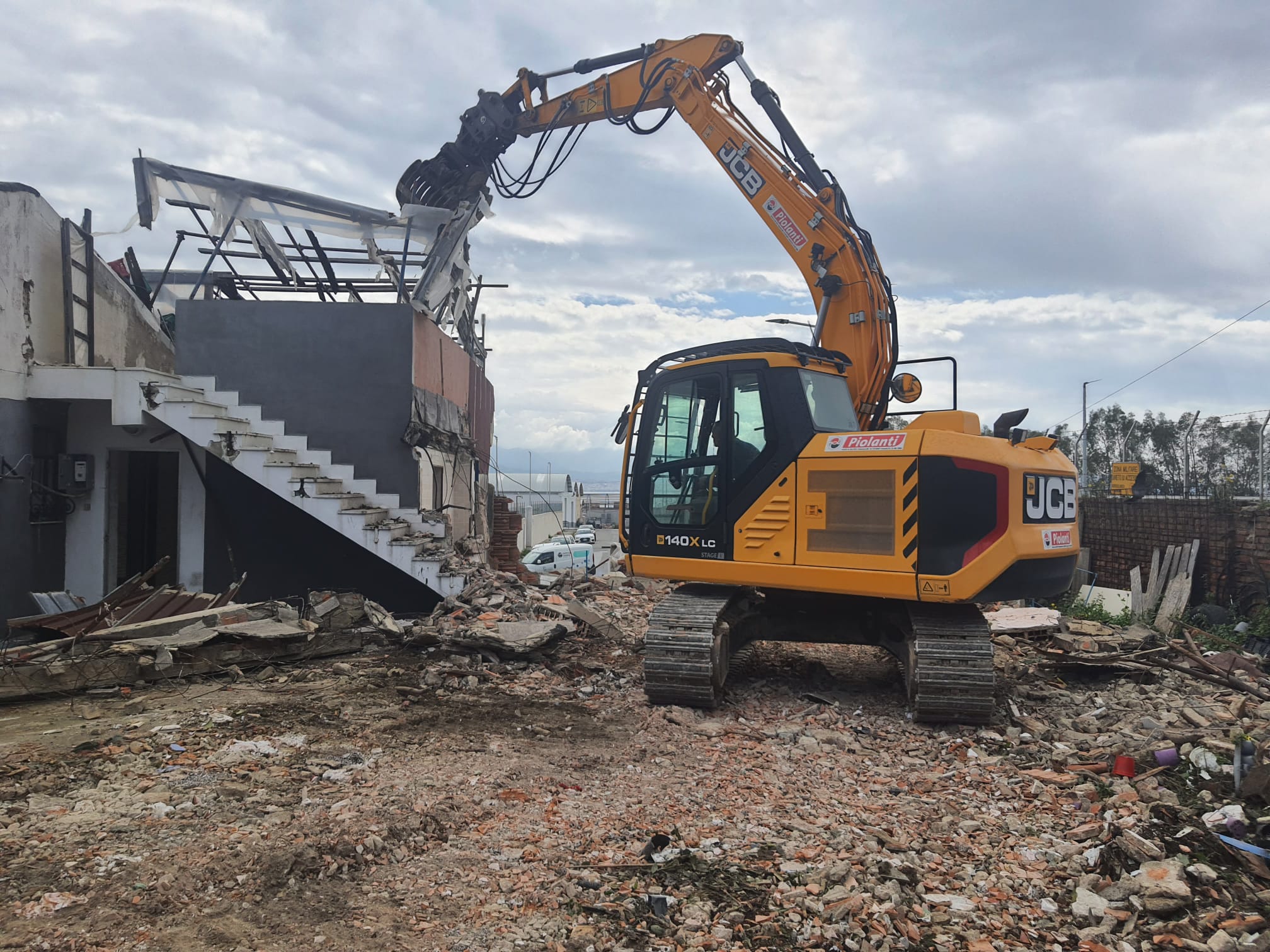 Risanamento Messina, demolita l’ultima baracca di via Ennio Quinto: sorgerà un asse viario