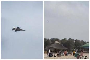 Dubai, jet contro drone iraniano: l’attacco tra i turisti in spiaggia