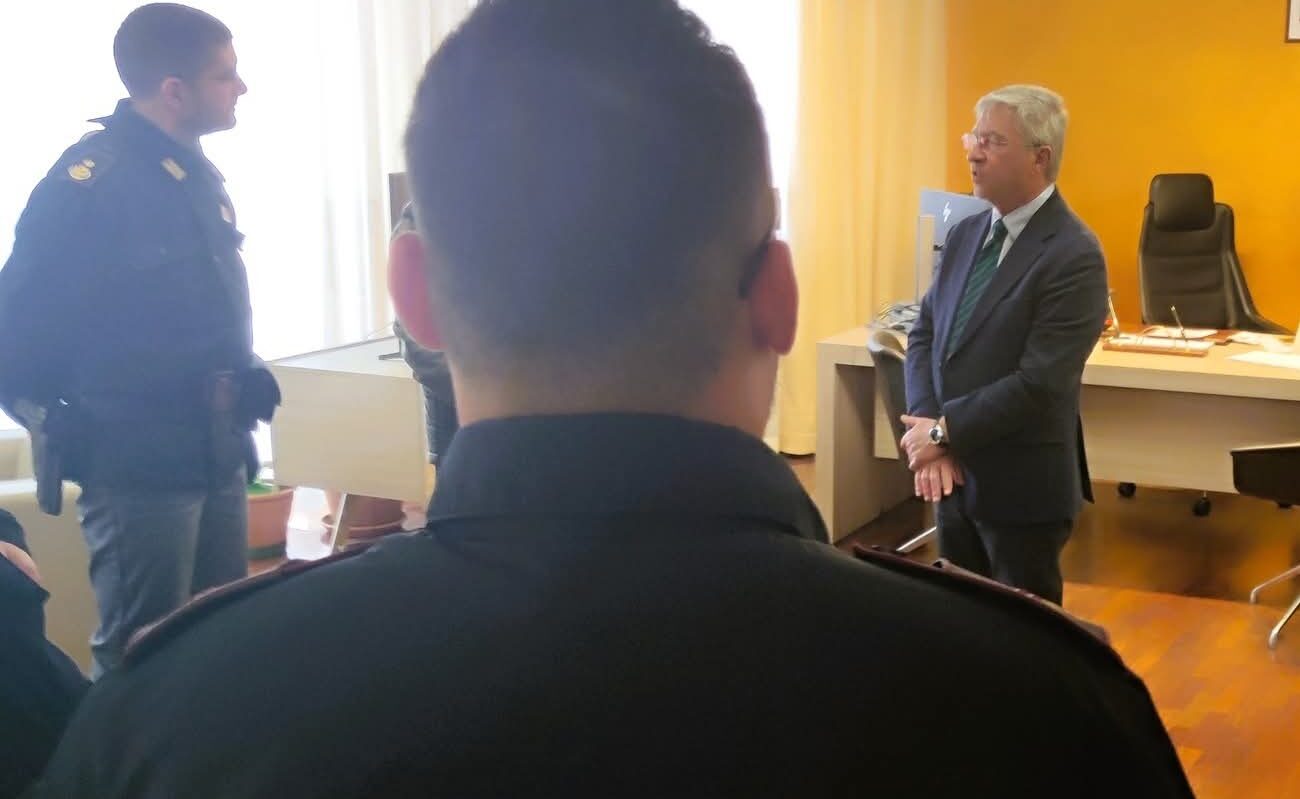 Caltanissetta, “Se non ci foste stati voi ‘in quel momento’ non so se sarei ancora vivo”, giovane soccorso dalla Polizia ringrazia il Questore Giambra e gli agenti intervenuti