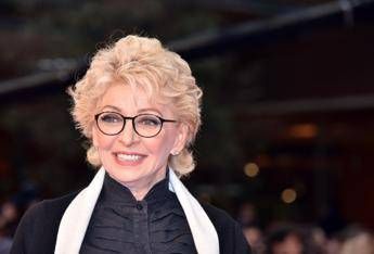 Funerali Bonaccorti, il messaggio di Renato Zero: “Lascerò aperta la porta”