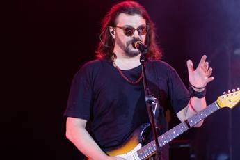 Grignani, stop ai concerti per problemi di salute: “Torno presto”