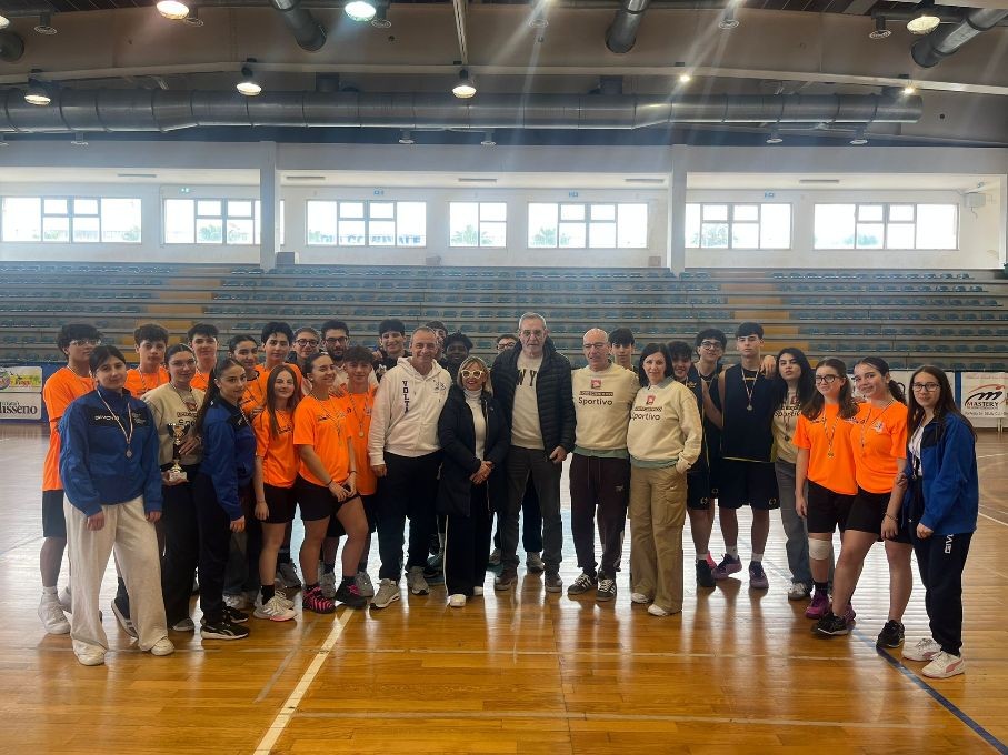 Caltanissetta. L’Istituto “Volta” ha vinto il titolo provinciale di basket 3 vs 3 ai campionati studenteschi