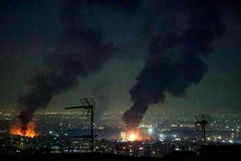 Iran attacca ancora Paesi arabi. Israele colpisce il petrolio, Trump apre all’invasione