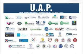 Manifestazione nazionale Uap al Teatro Brancaccio di Roma