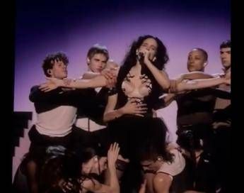 Rosalía sta male, interrotto concerto a Milano