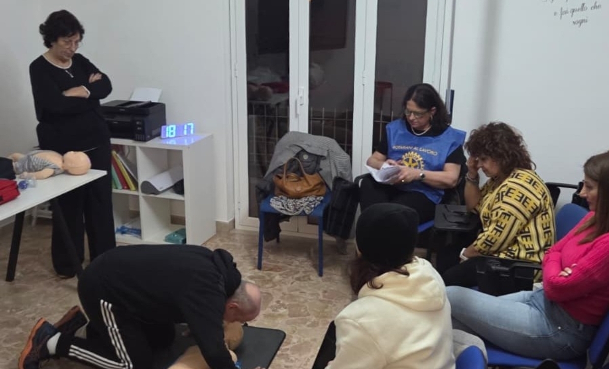 Corso BLSD alla ConSenso organizzato dal Rotary club di Caltanissetta: importante formazione rivolta agli operatori della cooperativa sociale nissena