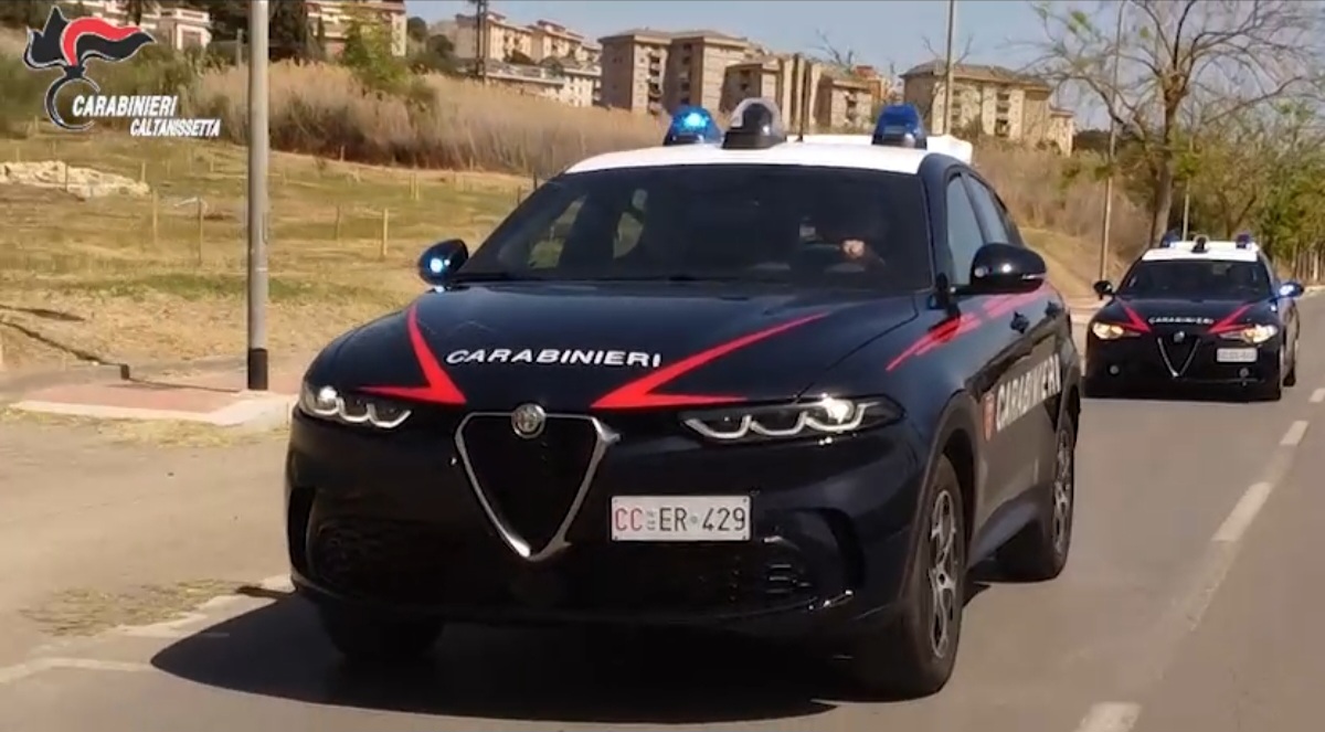 Caltanissetta, ricercato per traffico di esseri umani: arrestato dai Carabinieri 41enne pakistano
