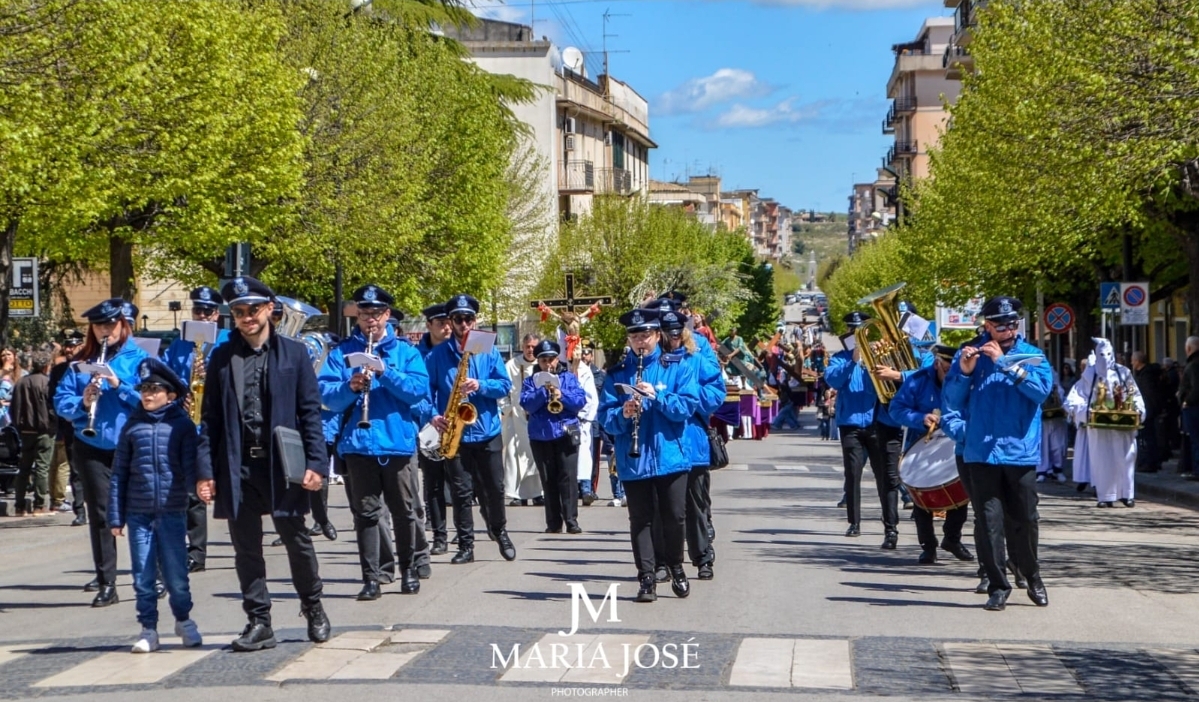 San Cataldo celebra la tradizione, al via la prima rassegna di marce funebri dedicata a Peppe Mammano