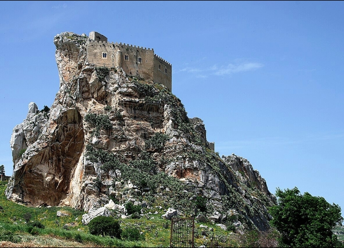 Leandro Janni: No allo stravolgimento dei valori estetici del Castello di Mussomeli