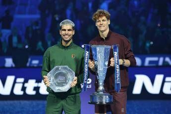 Sinner e l’abbraccio con Alcaraz a Miami: i complimenti di Carlos per il trionfo a Indian Wells