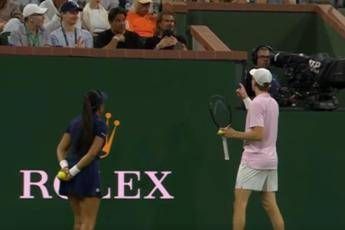 Sinner, lite con pubblico a Indian Wells: “Potete smettere di parlare?”